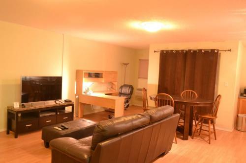 Hotel Aurora Park Inn & Suites