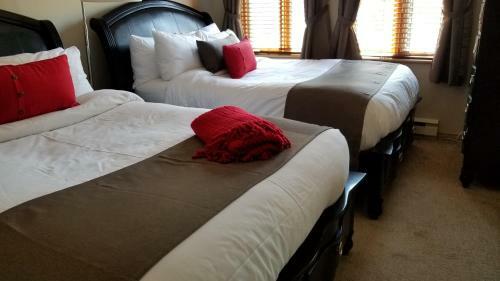 2 Bedroom Condo In Pedestrian Village