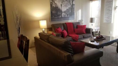2 Bedroom Condo In Pedestrian Village
