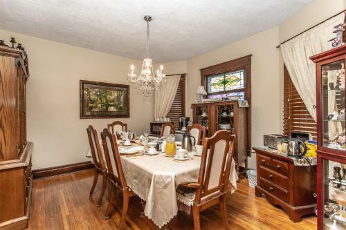 Ambiance By The Falls B&B