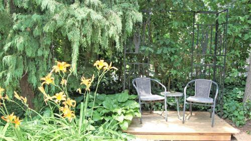 Ambiance By The Falls B&B