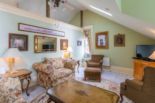 Posada Chipman Hill Suites - Senator Dever House