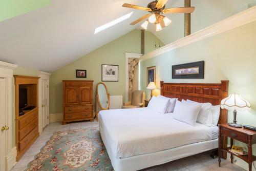 Posada Chipman Hill Suites - Senator Dever House
