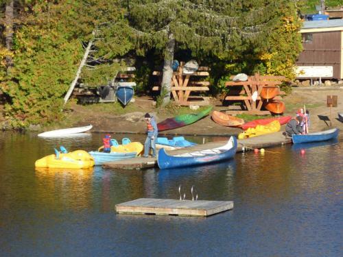 Chalets Aux Berges Du Lac Castor