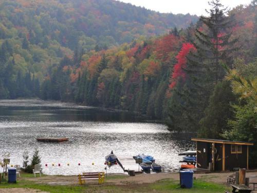 Chalets Aux Berges Du Lac Castor