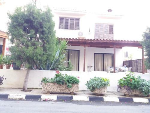 Miltos House