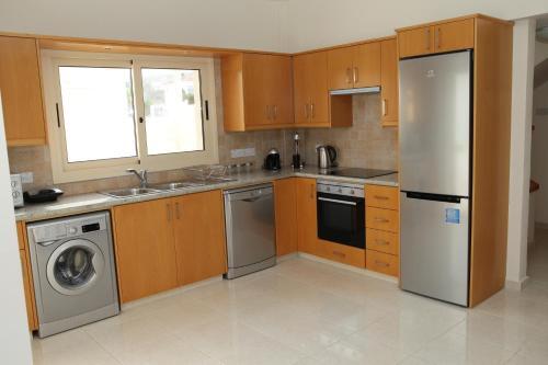 Anthorina Villa 17