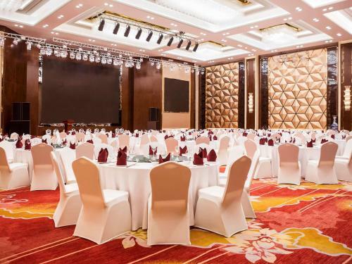 Hotel Novotel Daqing Haofang