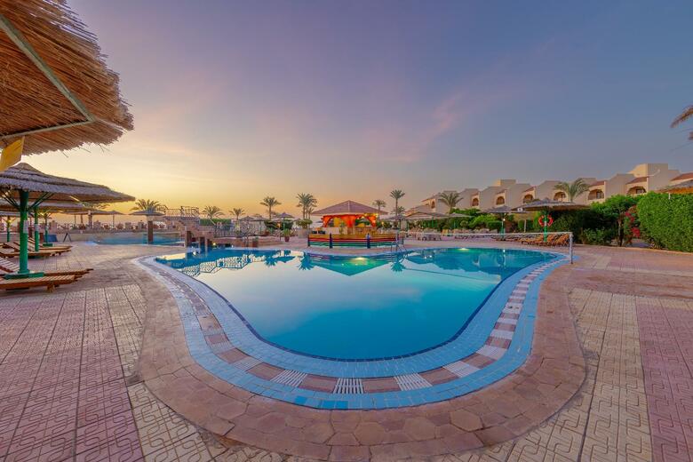 Hotel Flamenco Beach Resort