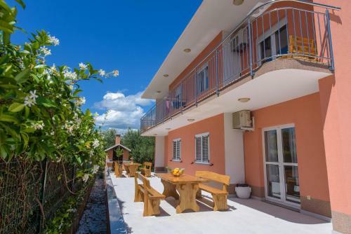 Apartments & Rooms Seaside
