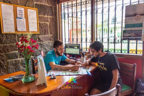 Hostal Color House Petitte