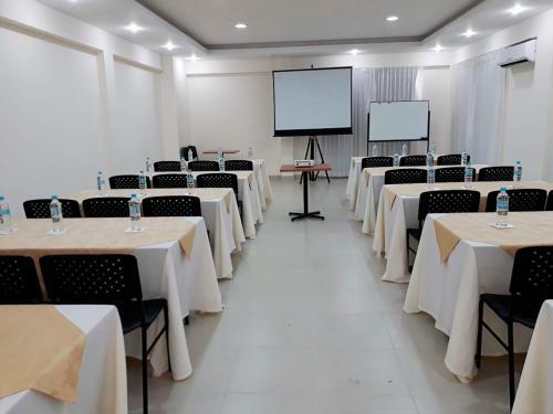 Hotel Palmira Inn