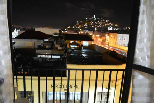 Albergue Latinos Brothers House