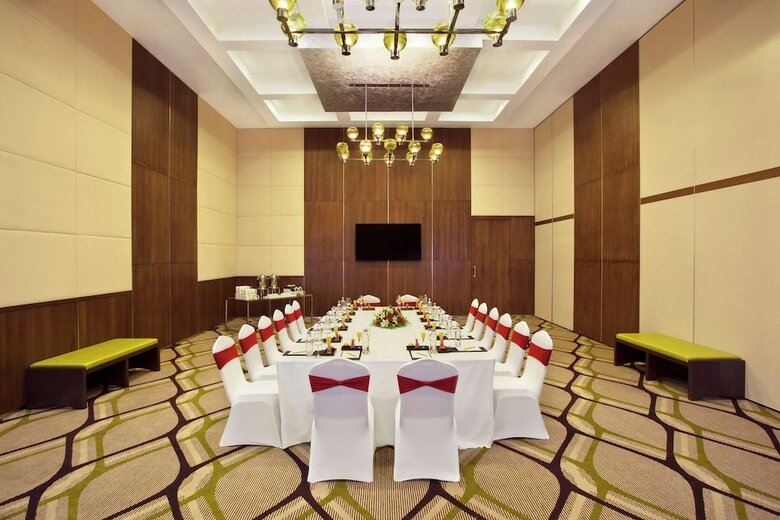 Hotel Muthoot Plaza