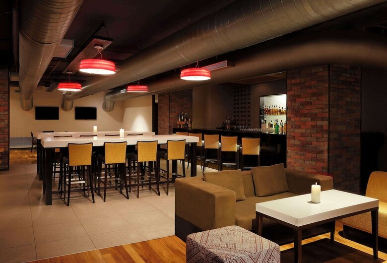 Hotel Muthoot Plaza