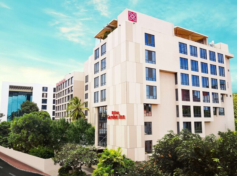 Hotel Muthoot Plaza