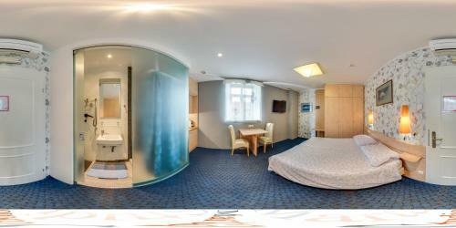 Marta Studios And Apartment