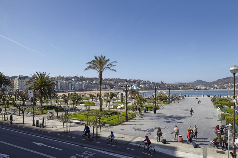 Playa de La Concha 4 Apartment By Feelfree Rentals