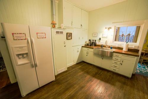 House In The Pines Hostel