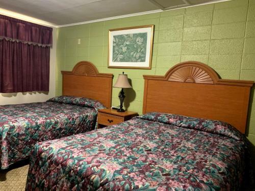 Holiday Motel