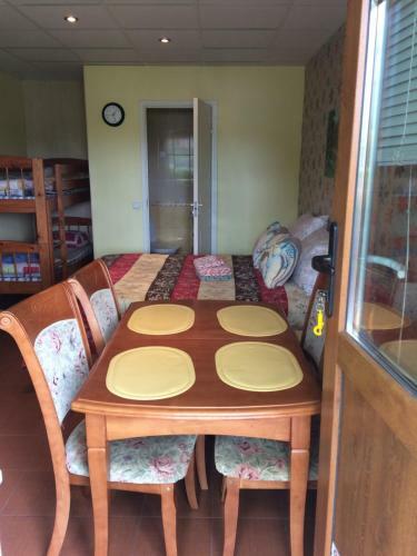 Hostal Lana House