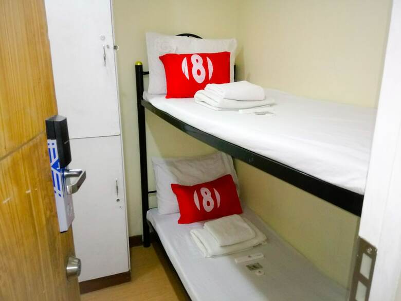 8hostel