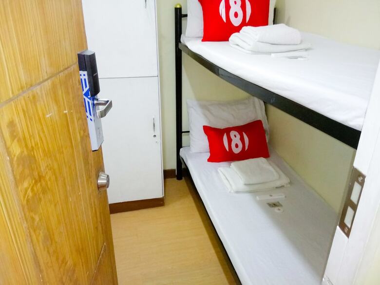 8hostel