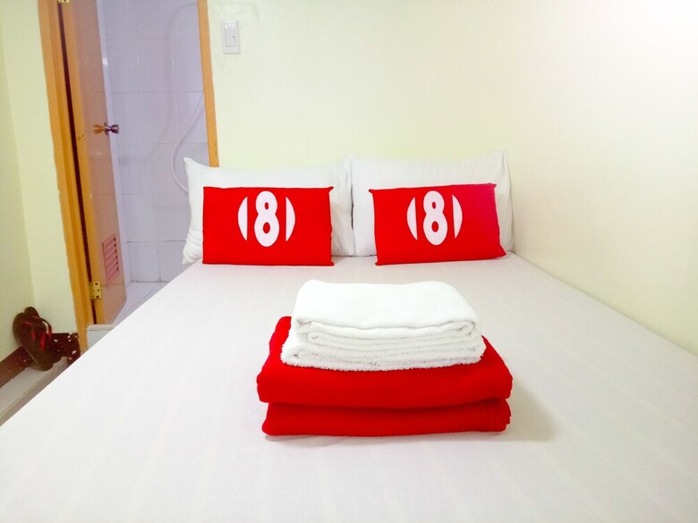 8hostel