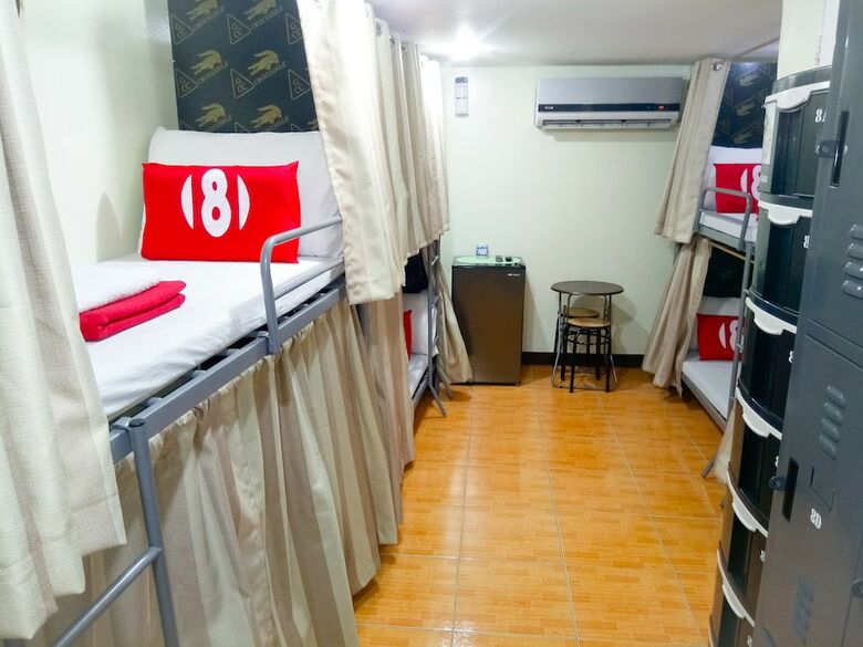 8hostel