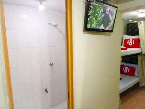 8hostel