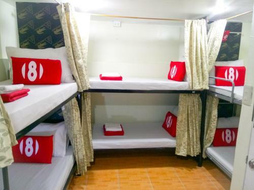 8hostel