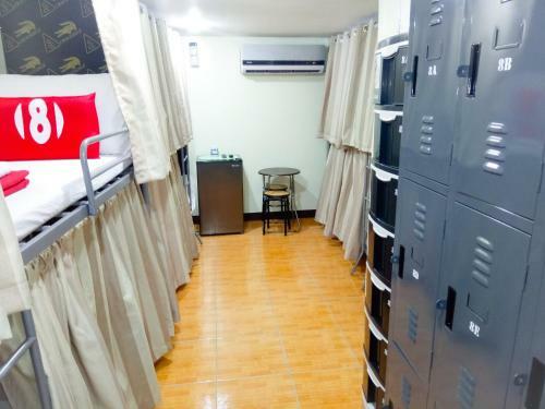 8hostel