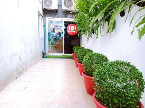 8hostel