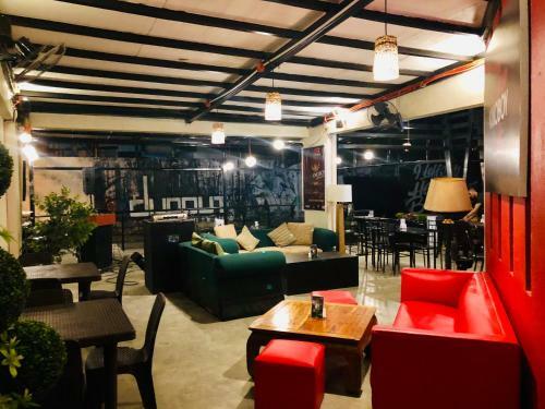 Posada Hometown Hotel - Lacson Bacolod