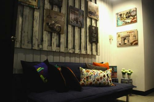 Food District Hostel Cebu Central
