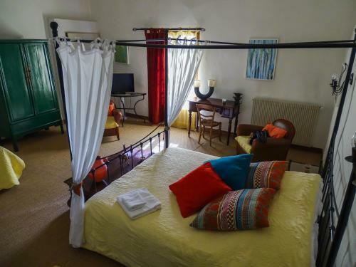 Bed & Breakfast Clos St Pierre De Fraisse