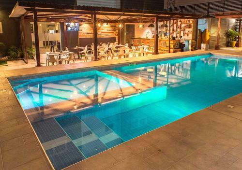 The Earl Heights Apartment Hotel