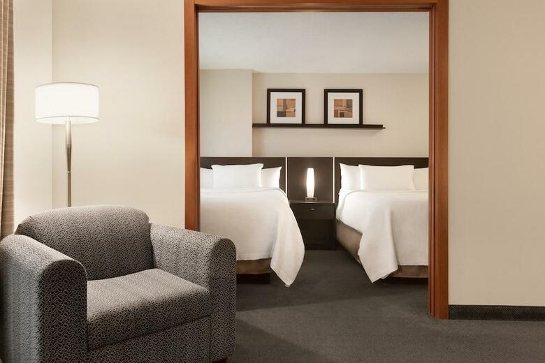 Hotel Embassy Suites - Montreal Quebec
