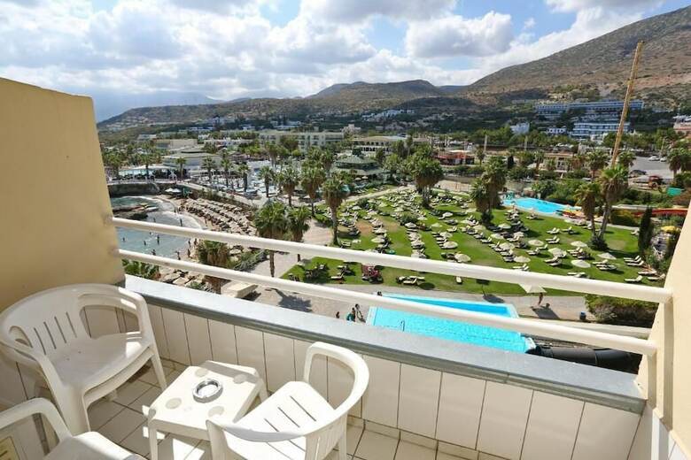 Hotel Eri Beach & Village