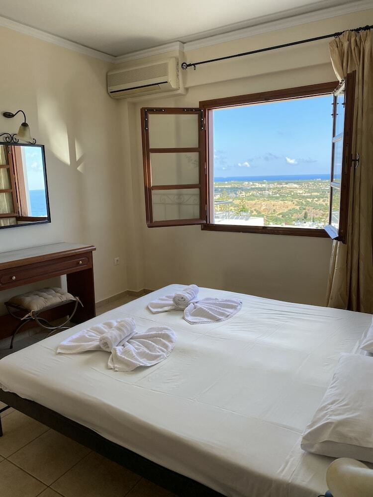Hotel Amazones Village Suites