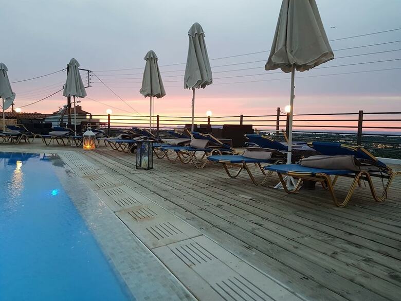 Hotel Amazones Village Suites