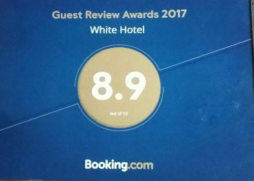 Hostal White Hotel