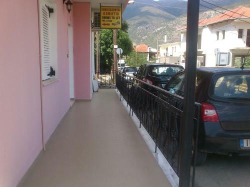 Hostal Eleni's Rooms
