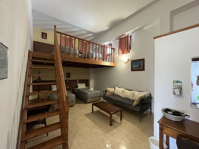 Hostal Eleni Rooms