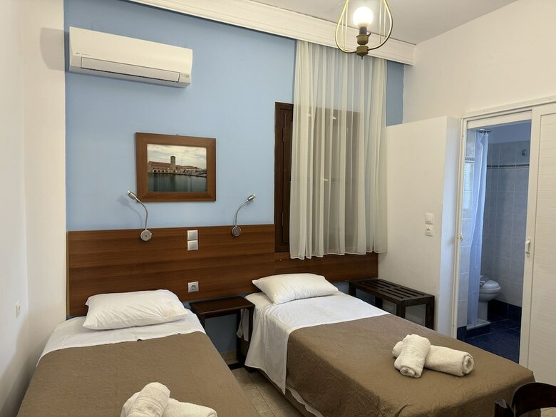 Hostal Eleni Rooms