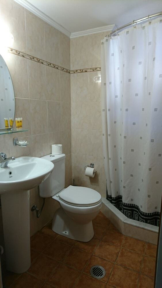 Hostal Eleni Rooms