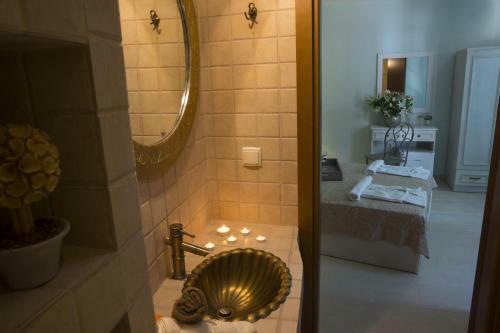 Hostal Elia Portou Rooms