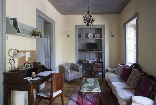 Hostal Chalantra Residence