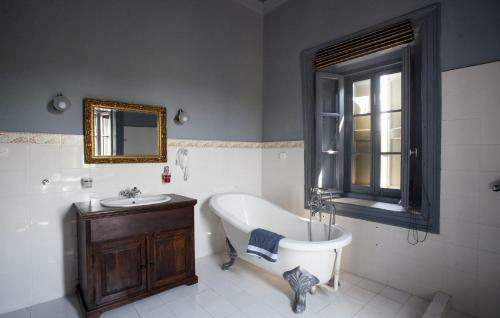 Hostal Chalantra Residence