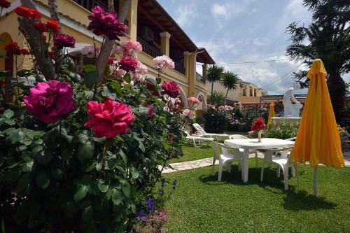 Eleni Apartments